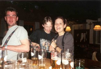 2000-030_Haus_kl.jpg (17037 Byte)