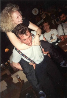 2000-041_Haus_kl.jpg (24794 Byte)