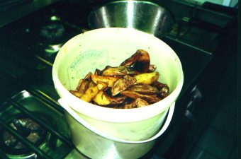 2000-071_Haus_kl.jpg (16613 Byte)