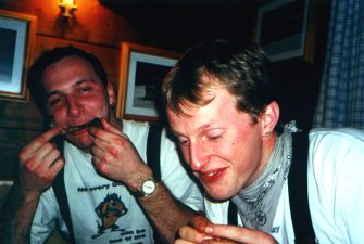 2000-076_Haus_kl.jpg (18703 Byte)