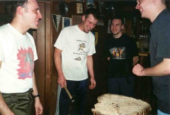 2000-110_Haus_kl.jpg (16986 Byte)