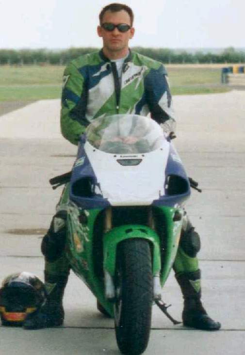 tom2.jpg (33833 Byte)